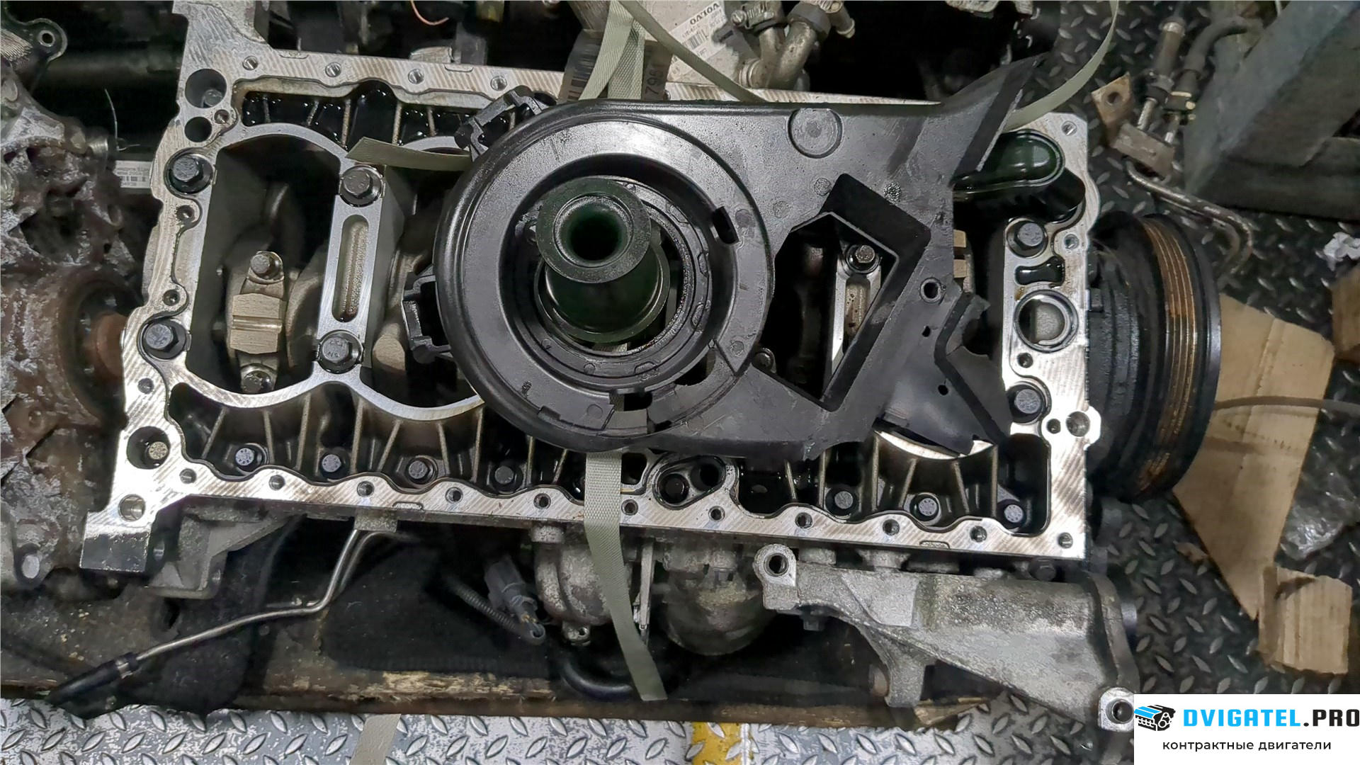 Шорт блок (Блок цилиндров) Volvo S80 2006 - 2016 D5244T5 2.4 л., Дизель, артикул 7754957